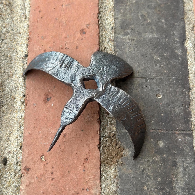 Hand Forged Hummingbird, Unique Metal Sculpture 画像 8