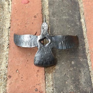 Hand Forged Hummingbird, Unique Metal Sculpture 画像 4