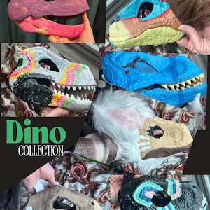 Può includere: Una collezione di maschere di dinosauri in vari colori. Le maschere includono un T-Rex viola e rosa, un raptor blu e marrone e un T-Rex blu. Le maschere sono realizzate in un materiale duro e presentano dettagli.
