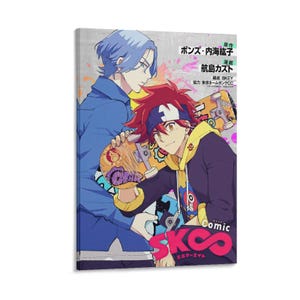 Puede incluir: Impresión en lienzo con dos personajes de anime. Uno tiene el pelo azul y lleva una chaqueta azul. El otro tiene el pelo rojo, una sudadera con capucha amarilla y sostiene una patineta. La palabra "Comic" y el título "SK∞" son visibles.