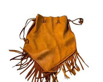 Bolsa de cuero con cordón