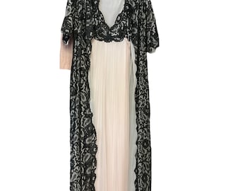 Vintage Peignoir