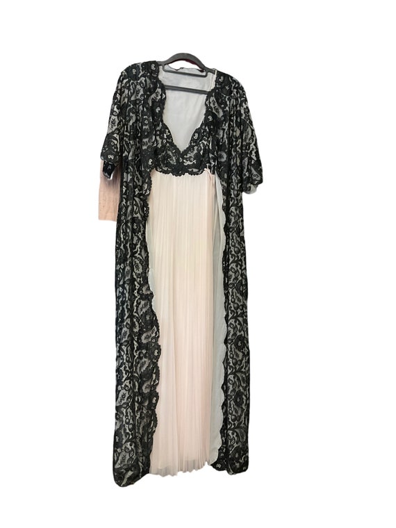 Vintage Peignoir - image 1