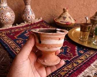 Quemador de incienso de arcilla marroquí hecho a mano - Soporte de cerámica rústica tradicional para bakhoor - Pequeño incensario de terracota para fragancias y decoración del hogar