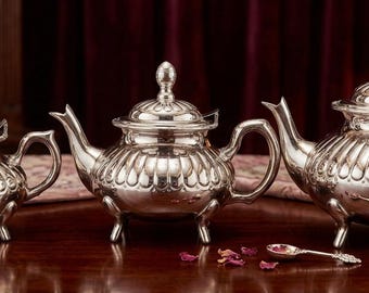 Autentisk marockansk tekanna set om 3, traditionell silverpläterad tekanna med fötter, handgjord präglad marockansk teservis, bohemisk köksinredning
