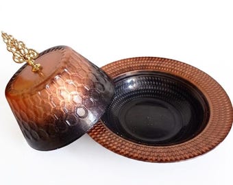 Plato de servir marroquí de metal hecho a mano con tapa ornamentada | Tapa para alimentos de cobre plateado artesanal | Decoración de mesa tradicional marroquí |