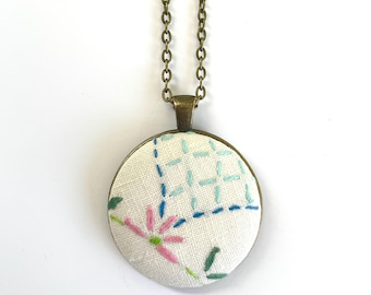 Vintage Floral Embroidery Pendant Necklace, Retro Boho Fabric Circle, Antique Brass Chain