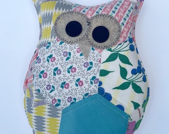 Quilted Owl Pillow: Vintage Quilt Plushie Decor (11.5 x 9 inches)