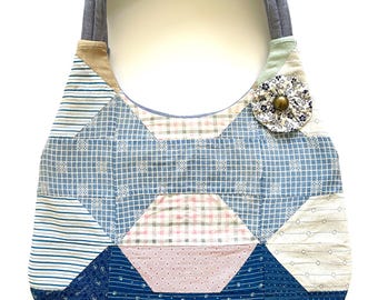 Bolso tote mediano Hazel Quilt hecho de edredón vintage