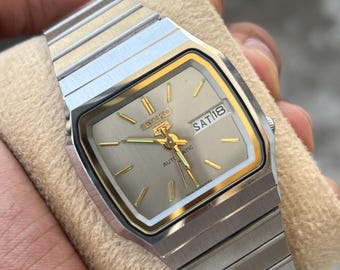 Vintage Seiko 5 Automatic Movement No.7009-3171 Golden Dial Day