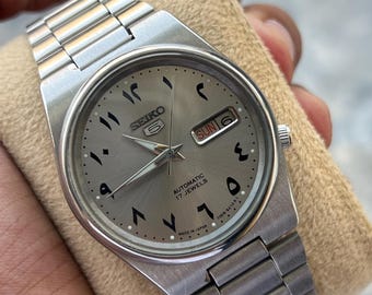 Montre militaire Seiko 5 arabe vintage pour homme Day Date 7009