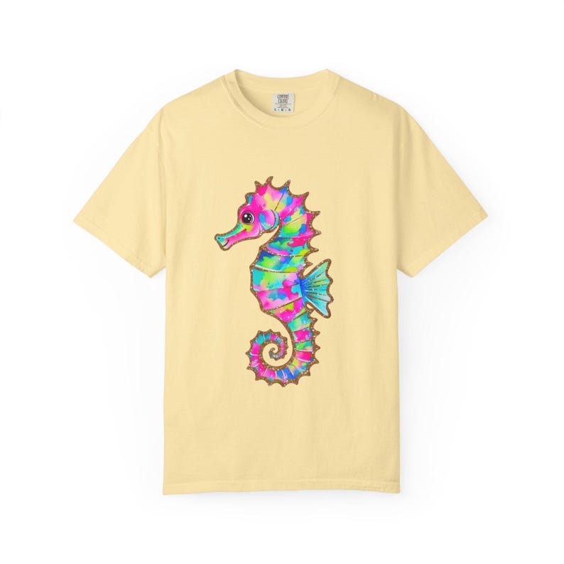 Camiseta Comfort Colors con estampado de caballitos de mar coloridos, camiseta con estampado costero, camiseta para amantes de la playa, camiseta con animales marinos, camiseta para vacaciones de verano, regalo náutico imagen 5