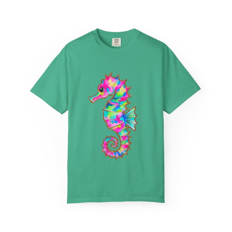 Camiseta Comfort Colors con estampado de caballitos de mar coloridos, camiseta con estampado costero, camiseta para amantes de la playa, camiseta con animales marinos, camiseta para vacaciones de verano, regalo náutico imagen 9