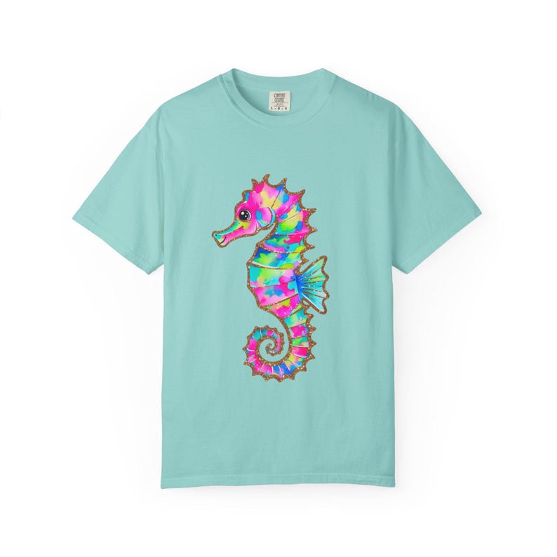Camiseta Comfort Colors con estampado de caballitos de mar coloridos, camiseta con estampado costero, camiseta para amantes de la playa, camiseta con animales marinos, camiseta para vacaciones de verano, regalo náutico imagen 10