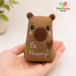Söt filtkapybara | Kapybaramönster (ITH) broderi | Kawaii filtdjur | Barnrumsinredning | Gåva för kapybaraälskare | Be Happy-kollektionen