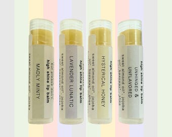 Bálsamo labial de manteca de karité y cera de abejas orgánica, hidratante, con ingredientes certificados por el USDA.