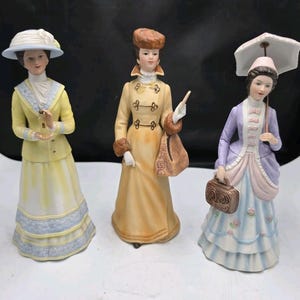 Vintage Avon Albee Award Figurines 1978 1980 1981 Made in Japan Set of 3