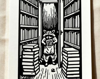Impresión en linóleo de Mapache Book Bandit, tamaño A5, arte mural para biblioteca