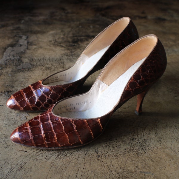 1950's Alligator Skin Stilettos  / Vintage Brown Leather Heels / Women's Size 10 Shoes