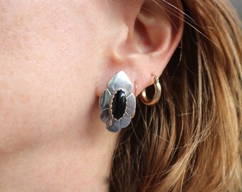 Black and Silver EARRINGS /  Vintage Southwest Sterling Black Stone Post Earrings