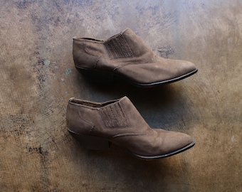 7 1/2 Brown Ankle Boots / Western Pointy Toe Boots /  Vintage Suede Boots /  Women's Cowboy Ankle Boots