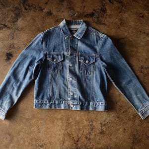Vintage Denim Jacket / Medium Wash Jean Jacket / 90&#39;s Trucker Jacket