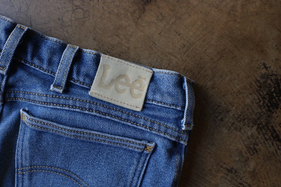 Distressed Lee Jeans /  Vintage Denim / Medium Wa… - image 9