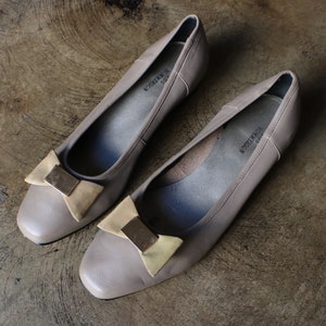 Size 8 Bow Pumps / Women&#39;s Low Heel Ballet Pumps / Grey Leather
