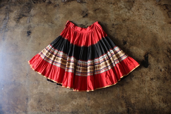 Vintage Large Patio Skirt  / Red and Gold Circle … - image 1