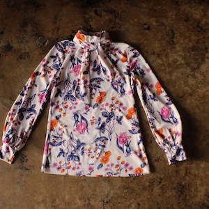 Vintage Floral Turtleneck / 70&#39;s Scarf Blouse / Women&#39;s Medium Shirt