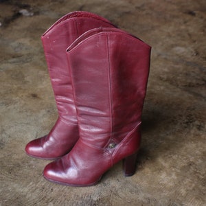 7 M Boots, 1970&#39;s Heeled Leather BOOTS , Burgundy Boots