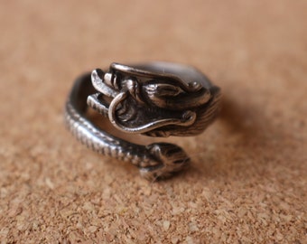 Sterling Dragon Ring / Silver Wrap Around Dragon / Vintage Jewelry / Adjustable Ring
