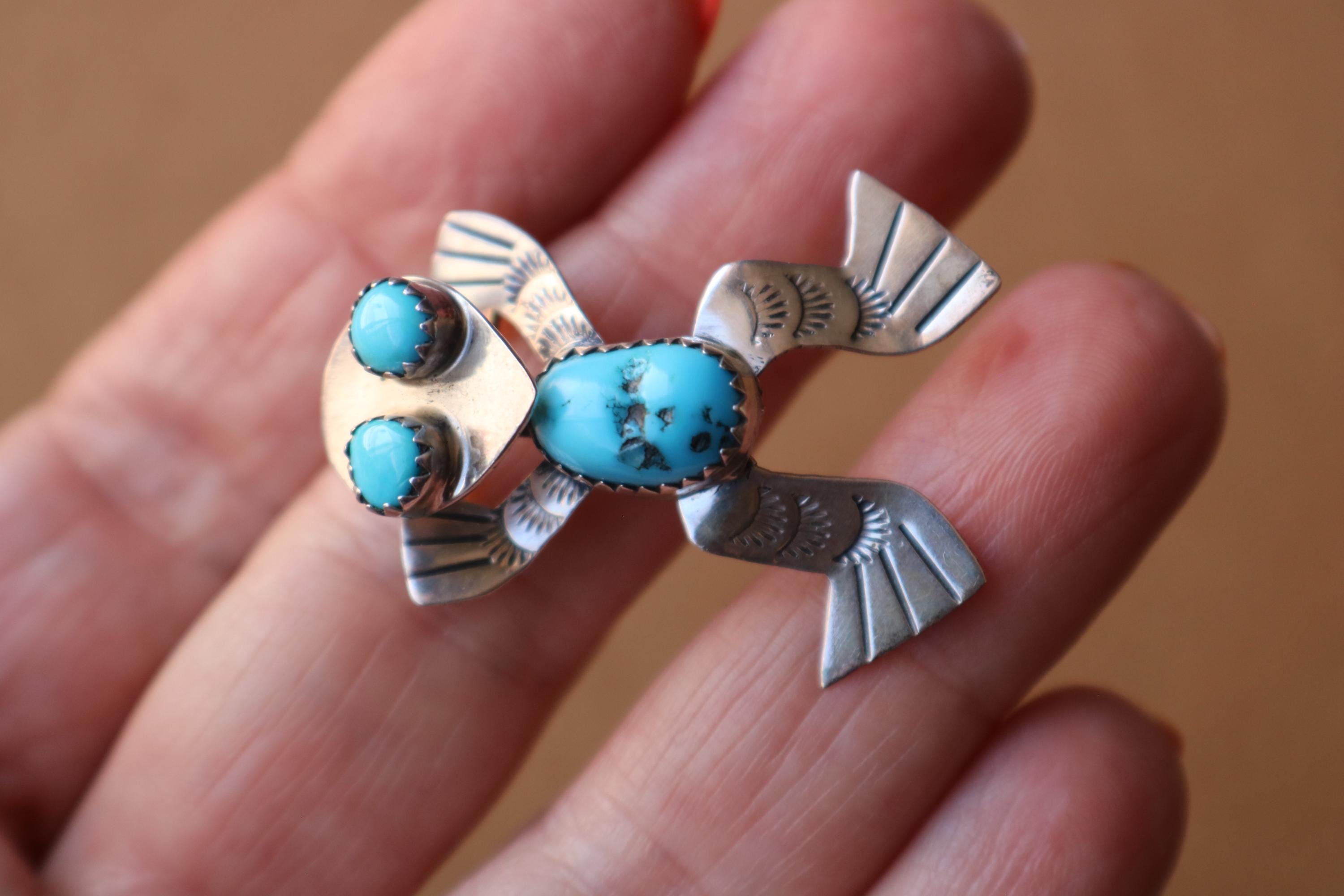 Frog Brooch / Turquoise Animal Pin / Vintage Southwest Jewelry / Reptile Brooch