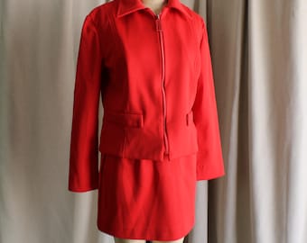 Completo da donna anni '70, rosso, due pezzi, giacca e minigonna abbinate in stile vintage - Taglia S