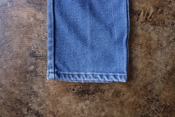 Distressed Lee Jeans /  Vintage Denim / Medium Wa… - image 5