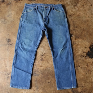 Vintage Wranglers Jean&#39;s / Medium Wash DENIM / High Waist Blue Jeans / Size 38 x 29