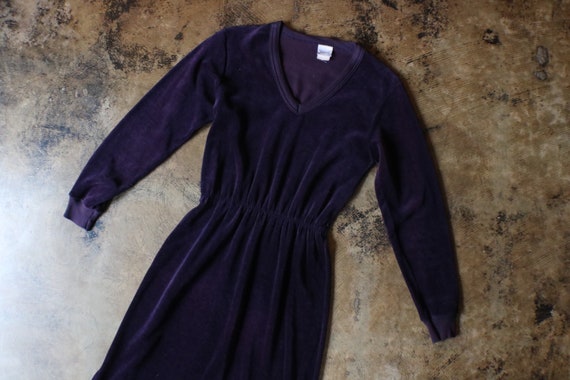70's Velour Dress / Vintage Dark Purple Velvet Sw… - image 2