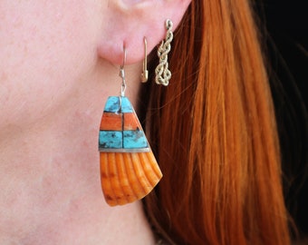 Spiny Oyster Turquoise Earrings / Vintage Pueblo Jewelry / Southwest Dangling Earrings