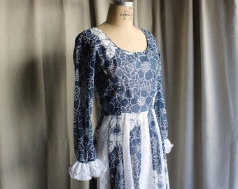 70's Floral Maxi Dress / Vintage Blue and White Lace Dress / Small Long Sleeve Dress