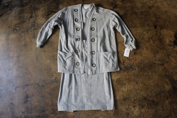 Two Piece Sweat Suit Grommet Set / Gray Sweatshir… - image 9