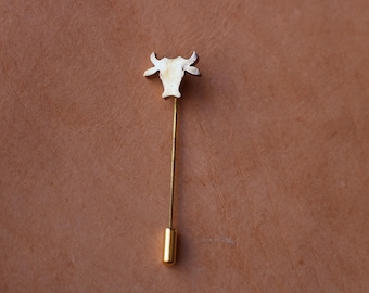 Broche de latón con el signo zodiacal Tauro, estilo vintage.