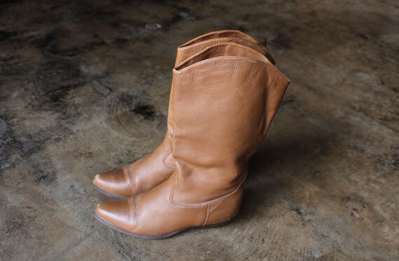 Size 8 M Vintage BOOTS / Brown Leather Women's Bo… - image 2