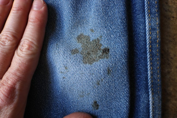 Distressed Lee Jeans /  Vintage Denim / Medium Wa… - image 4