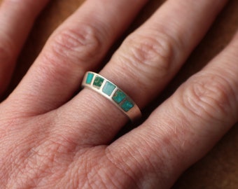 Turquoise Band RING /  Sterling Silver 70's Ring Size 7 1/2 / Vintage Southwest Jewelry