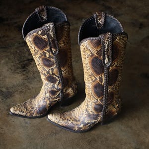 8 1/2 B Snake Skin Cowboy Boots , Women's Western