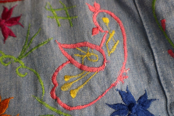 1970's Embroidered Denim Shirt / Women's Boho Blu… - image 4