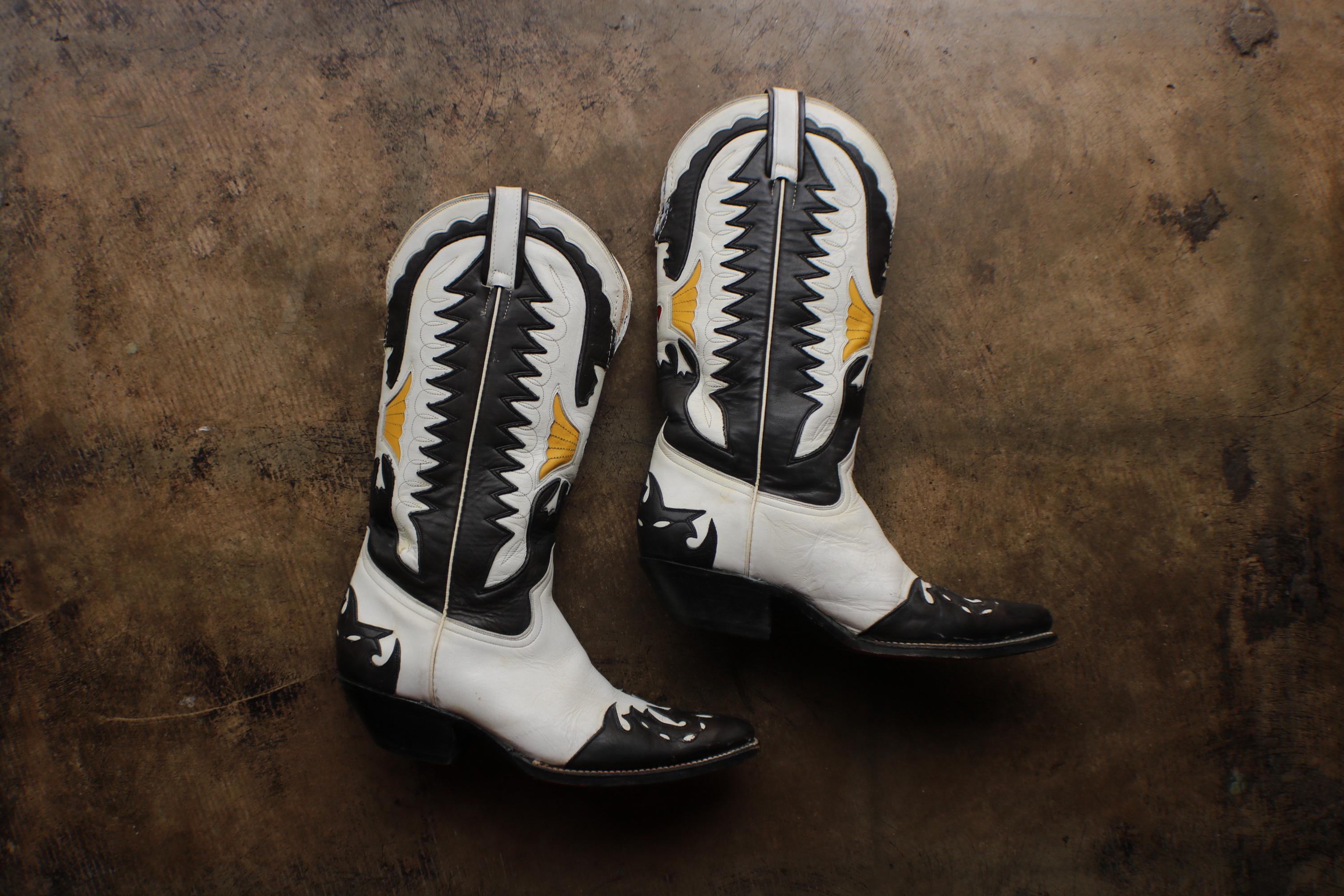 8 1/2 Women's Eagle Cowboy Boots , Vintage Black & White Western