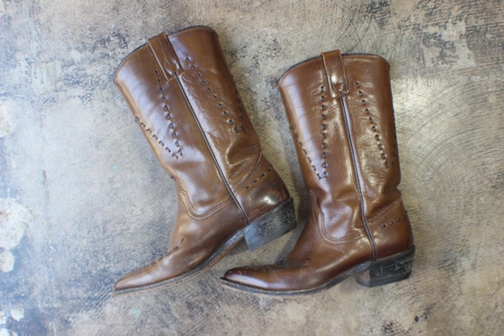 Women's 7 M Vintage Cowboy boots , 1960's Western Wrangler Boots, leather