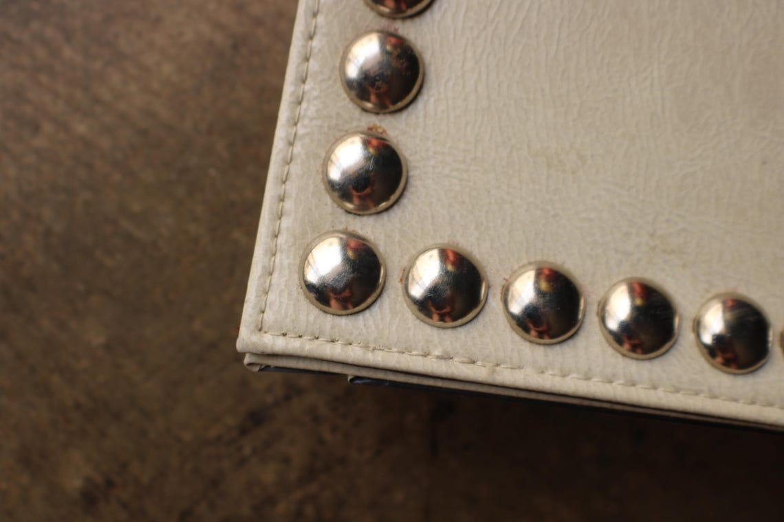 1960's Purse , Studded Structured Handbag , Vintage Top Chain Handle Bag, foto 2 di 5