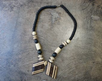 Wood NECKLACE / Linear Natural Jewelry / Vintage Chunky Necklace / Oversize Necklace